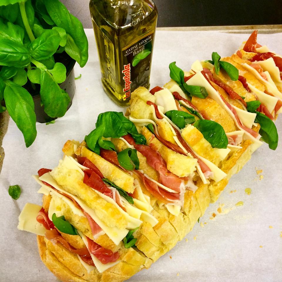 11167798_855199337879915_2458221527237133936_n