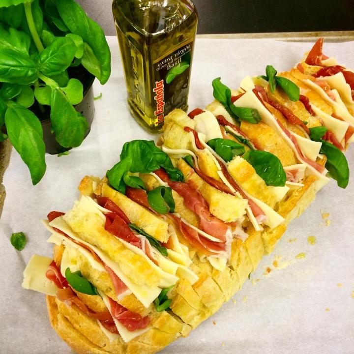 11167798_855199337879915_2458221527237133936_n